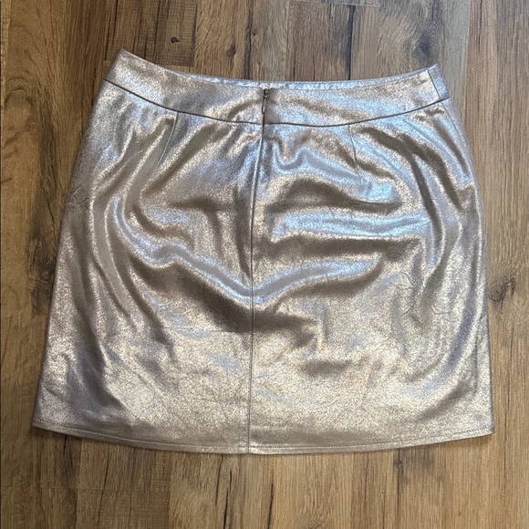 cupcakes & cashmere Shimmering Gold Mini Skirt - Picture 3 of 5